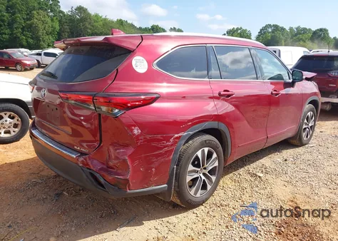 2020 Toyota Highlander Xle z USA, uszkodzony, nr VIN 5TDGZRBH9LS011673